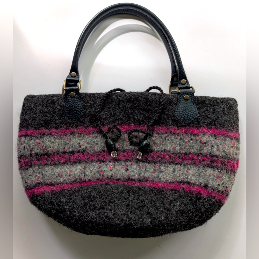 The Furtile Ewe Handcrafted Purse
Unique Boutique Find
Never used condition